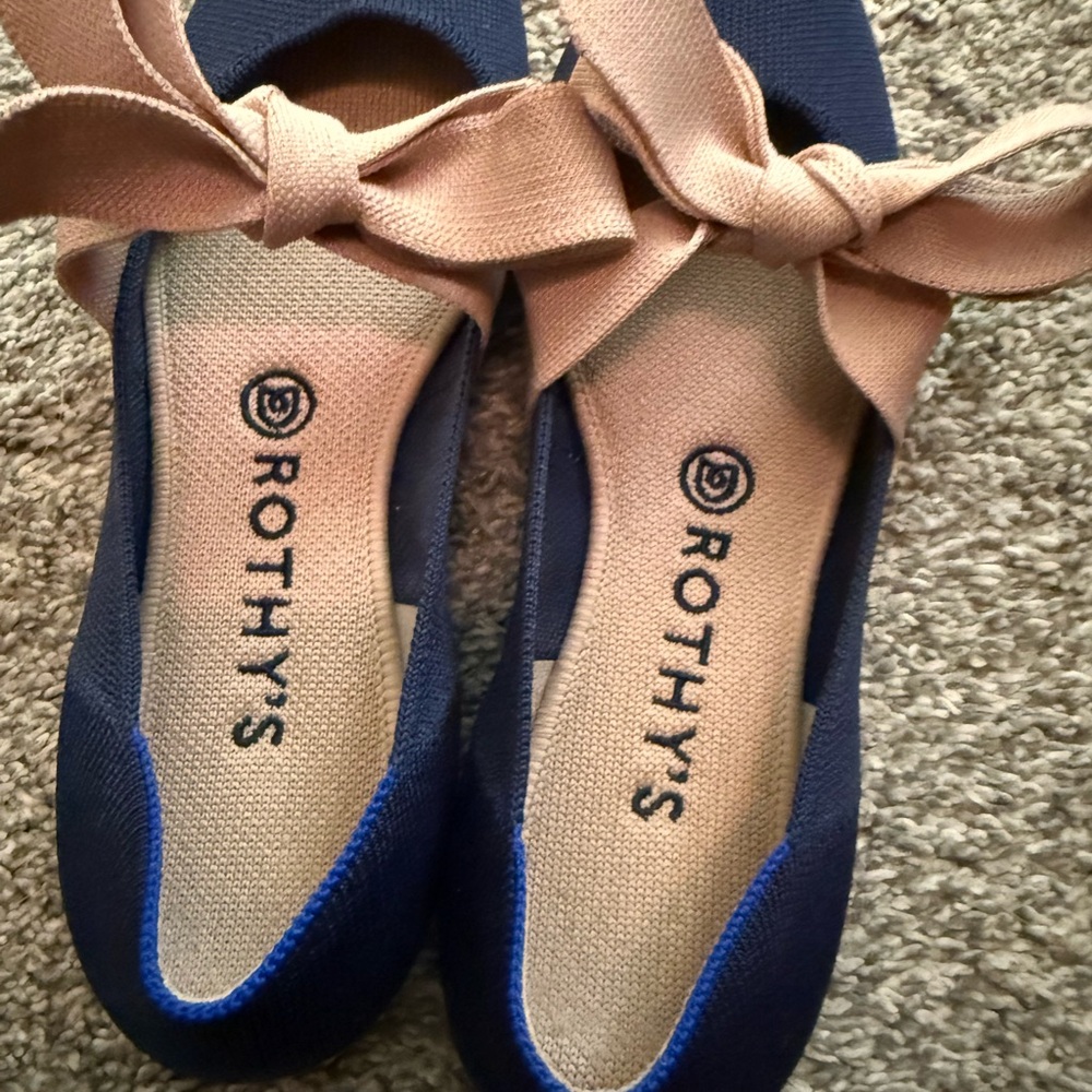 Elegant Navy Blue Flats with Bow Accent - Picture 7 of 7